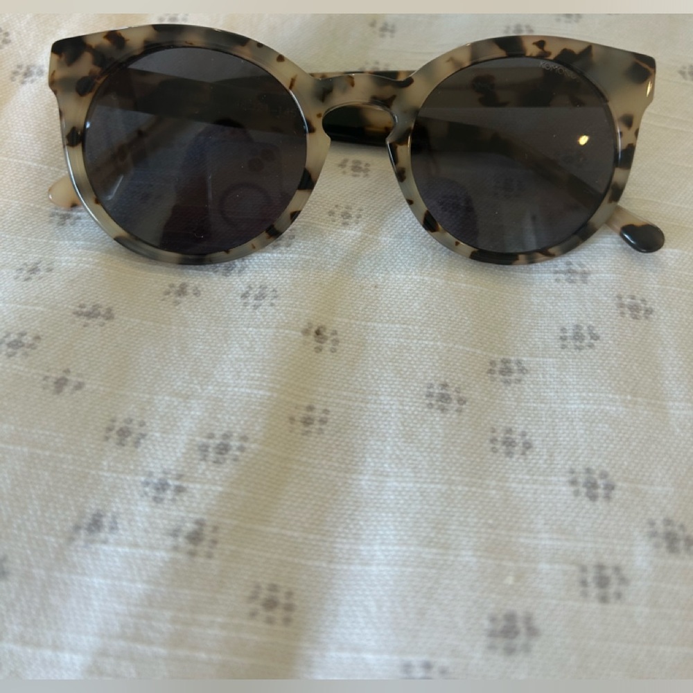Light Tortoise Sunglasses